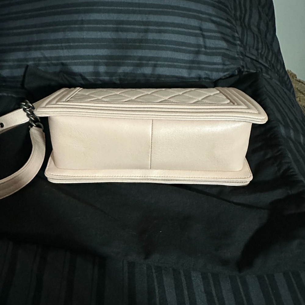 Grained Calfskin Quilted Small Boy Flapped Dusty Pink Chanel. - Picture 5 of 13